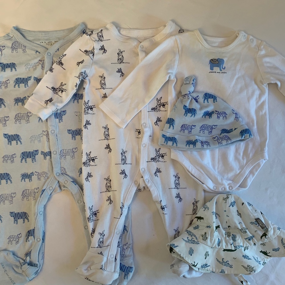 Janie and Jack Baby designer clothes 6-12 months two footies onesie beanie hat